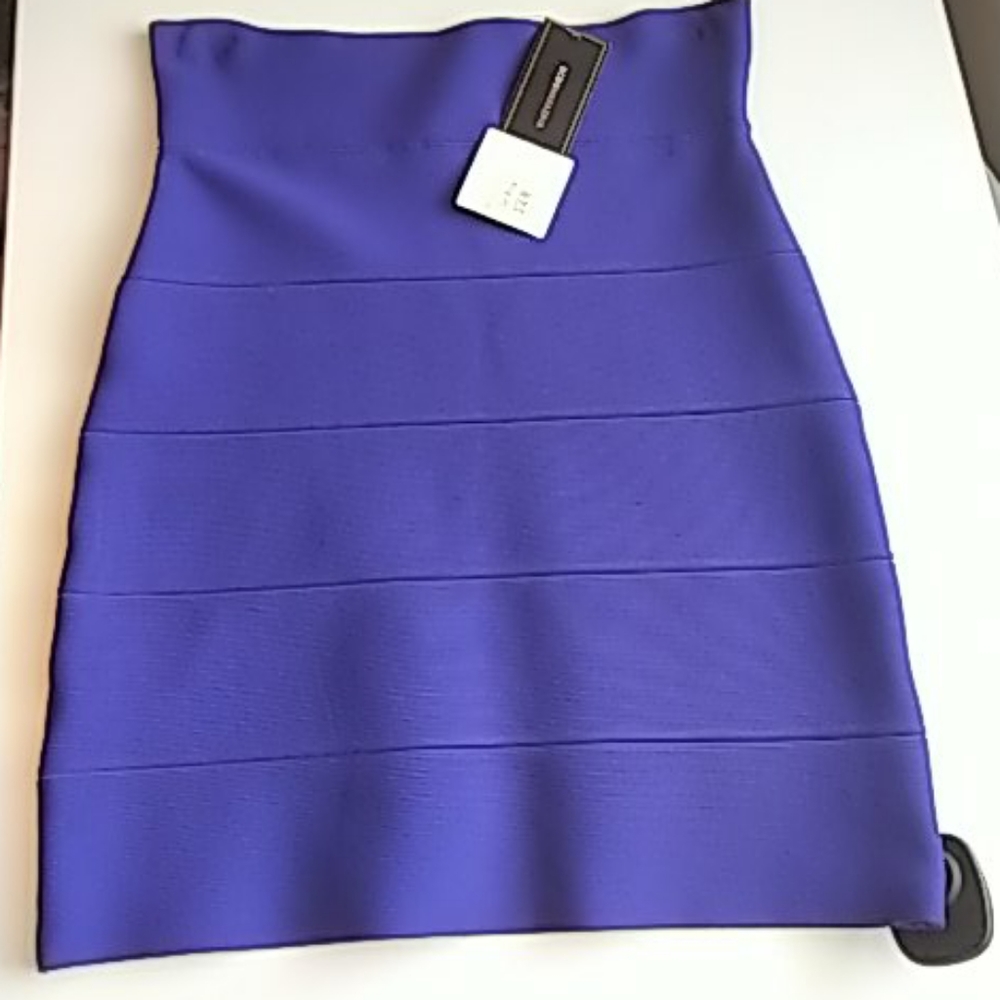 NWT BCBGMAXAZRIA Bandage Skirt in Dregalblue, S